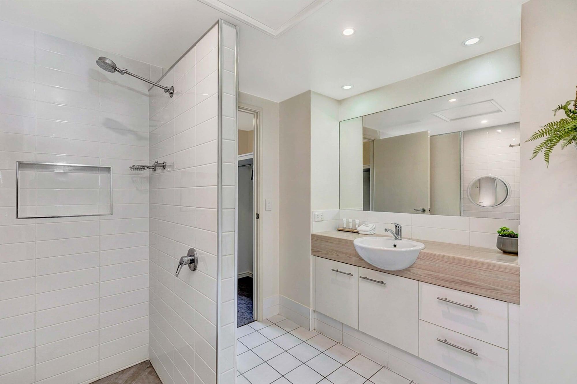 Ramada Encore By Wyndham Whale Cove Hervey Bay Exterior photo
