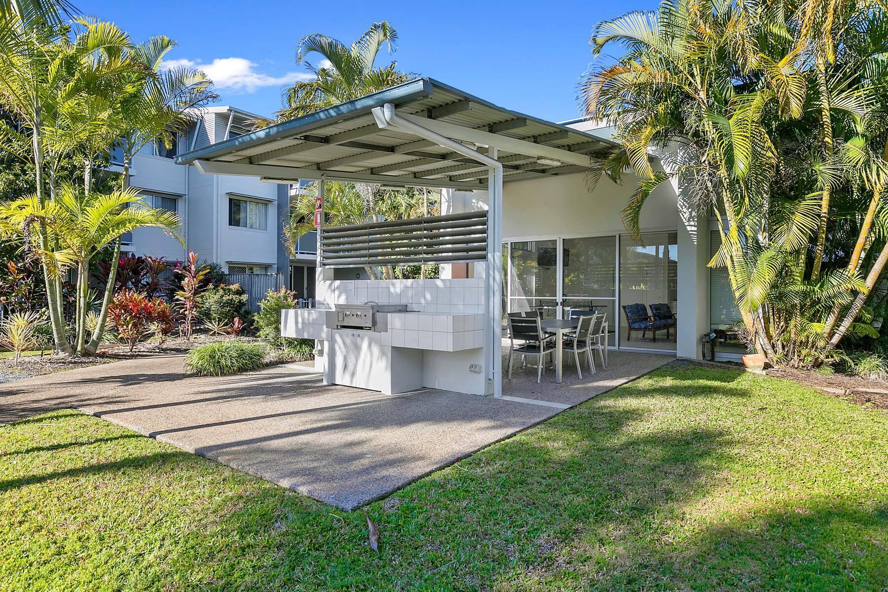Ramada Encore By Wyndham Whale Cove Hervey Bay Exterior photo
